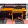 Image 1 : VINTAGE SINGER SEWING JC105039 MACHINE IN CABINET
