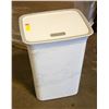 Image 1 : MARBLE FINISH LAUNDRY HAMPER