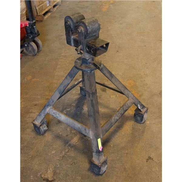 INDUSTRIAL PIPE STAND