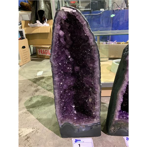 AMETHYST GEODE CATHEDRAL 30.6KG, 25" TALL