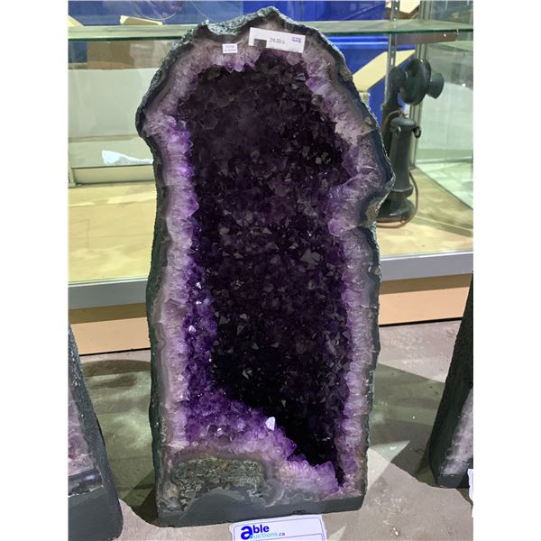 AMETHYST GEODE CATHEDRAL 24.5KG, 21" TALL