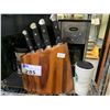 Image 2 : ASSORTED ITEMS INCLUDING; COFFEE MACHINE, KNIFE SET, TOASTER & MORE