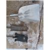 Image 2 : shovel and 2 garden shovels