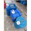Image 2 : 3 water jugs