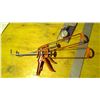 Image 2 : caulking guns, Square, tire gauge