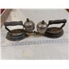 Image 2 : Pair of antique gas, blue enamel clothes irons