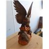 Image 2 : wooden eagle statue - 13.5"H - chip on wing