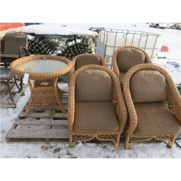 Glass Top Wicker Patio Table And 4 Wicker Chairs 33 5 x28 H Schmalz Glass top wicker patio table and 4 wicker chairs 33 5 x28 h schmalz