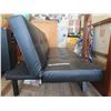 Image 3 : foldable couch 68"x41" beautiful condition
