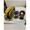Image 2 : Lion King lunch box, w/ thermos and Brass lamp - works