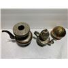 Image 3 : 3 Decorative items - 2 metal teapots and 1 container