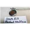 Image 4 : SOUTH HILL, PENDANT NECKLACE