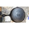 Image 4 : SMART BROCKVILLE ONTARIO #9 DIAMOND G, CAST IRON FRYING PAN