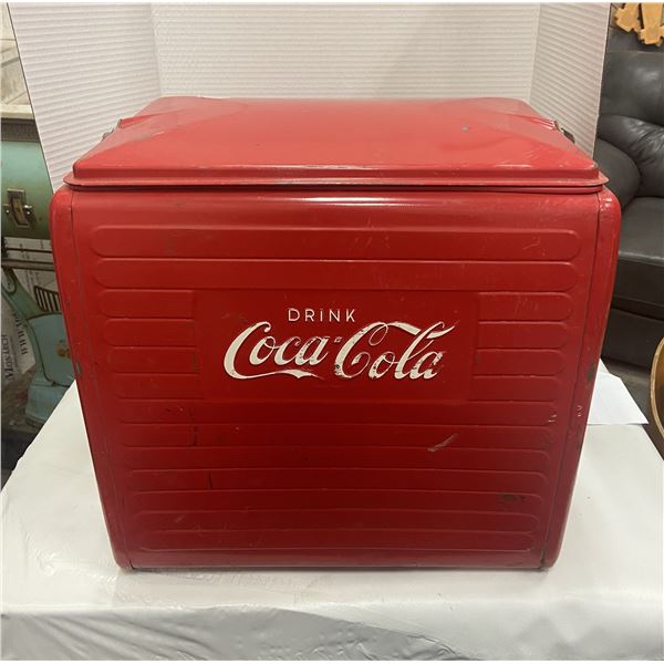 Coca-cola picnic cooler c/w original tray 17wx17hx12d1962 excellent condition