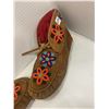 Image 3 : Native American, hand-crafted moccasins. Awesome bead work - 9' from toe to heel
