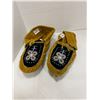 Image 1 : Beaded Moccasins 8 1/2" toe to heel small tear on toe