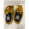 Image 2 : Beaded Moccasins 8 1/2" toe to heel small tear on toe