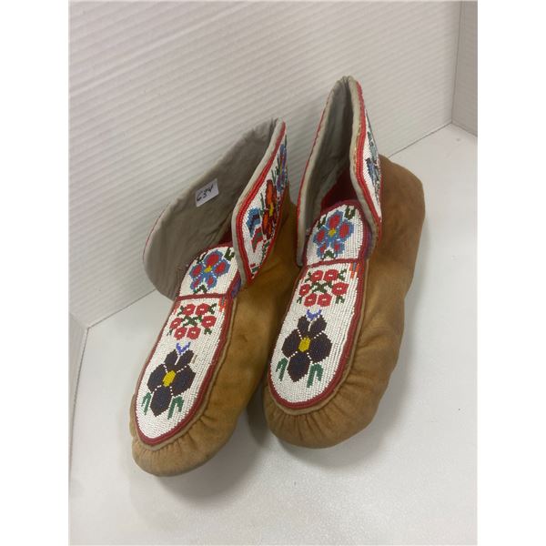 Beaded moccasins Native hand crafted 10 1/2 toe to heel - heavy beading