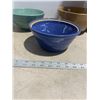 Image 2 : Unmarked 3 mixing bowls