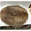 Image 1 : Beaver pelt - 24"x29"