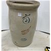 Image 1 : 5 Gallon, Red Wing butter churn - has cracks, nice decorative piece