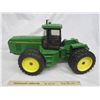 Image 2 : Large Toy 8870 John Deere Tractor