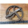 Image 1 : Vintage well pulley