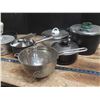 Image 5 : lot of pots and pans strainer , high end pots and pans