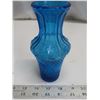 Image 1 : blue glass vase