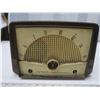 Image 2 : Westinghouse radio (for parts or display)