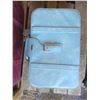 Image 2 : 2 vintage suitcases