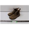 Image 1 : Pair of Blundstone Shoes - Size 2