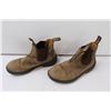 Image 2 : Pair of Blundstone Shoes - Size 2
