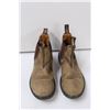 Image 4 : Pair of Blundstone Shoes - Size 2