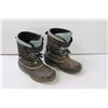 Image 4 : (2) Pairs of Rubber Boots, (1) Pair of Winter Boots