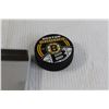 Image 6 : (6) NHL Playing Cards in Tin, Boston Bruins Hockey Puck, Wall-Mounted Guitar Holder