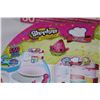 Image 4 : Shopkins Bead Kit, Melissa & Doug Colouring Pad