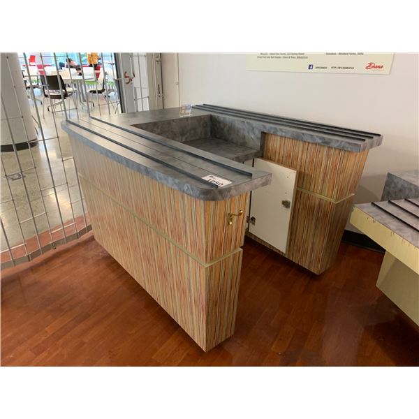 LARGE ROLLING CASHIER/CAFETERIA PODIUM