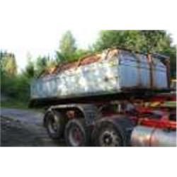 Lämpöeristetty vaihtolava pohja ja loiskereunat ruostumatonta