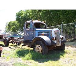 30's White Super Power Truck
