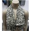 Image 11 : ESTATE LOT OF FASHION SCARVES LOT 2