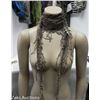 Image 8 : ESTATE LOT OF FASHION SCARVES LOT 2