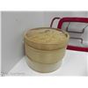 Image 2 : 2 PART VEGETABLE BAMBOO STEAMER AND FOOD SLICERS/SIEVE