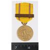 Image 1 : #245 WW2 US AMERICAN DEFENSE MEDAL W/ BASE CLASP