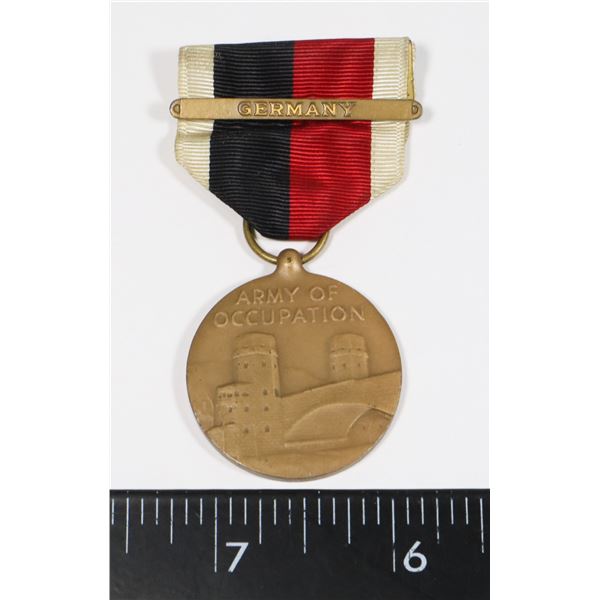 246 WW2 ARMY OF OCCUPATION MEDAL GERMANY CLASP