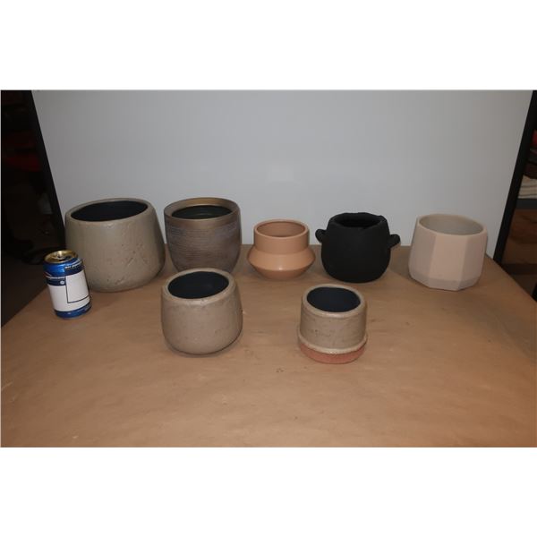 LOT DE 7 VASES ASST