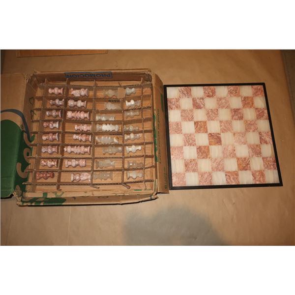 JEU D'ÉCHECS EN MARBRE