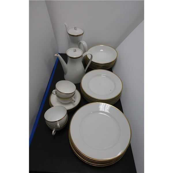 LOT DE 28pcs DE VAISSELLES