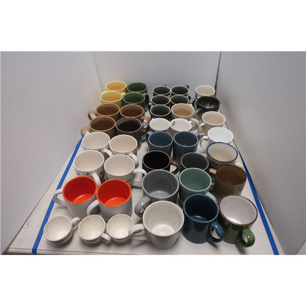 LOT DE 40 TASSES DE CAFÉ ASST