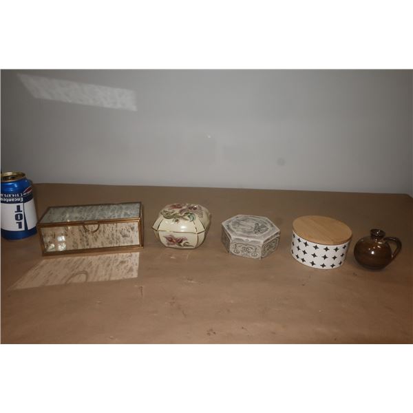 LOT DE 5 ITEMS VARIÉS